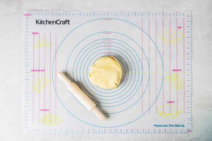 Kitchencraft Non-Stick Flexible Pastry Mat, 61cm (k72h)