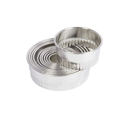 Round Fluted Cutters With Storage Tin, Set Of 11